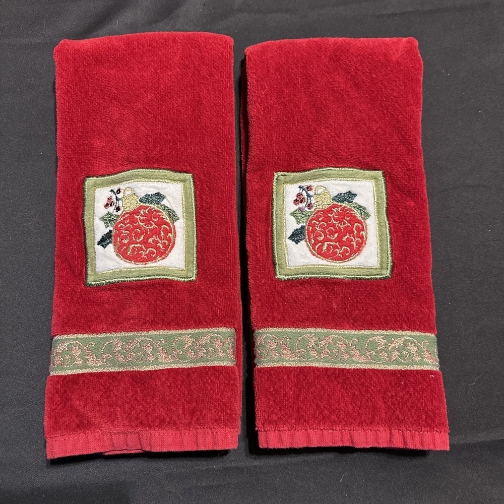 RITZ Hand towel red 100% cotton rectangle classic modern‎ holiday Christmas Ball